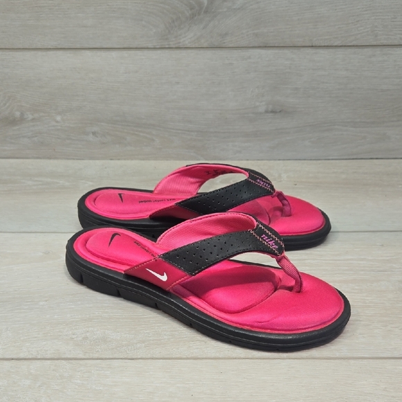 Nike Comfort Footbed Women's Pink&  Black Thong Sandals Flats Shoes Sz 6 - Picture 1 of 12